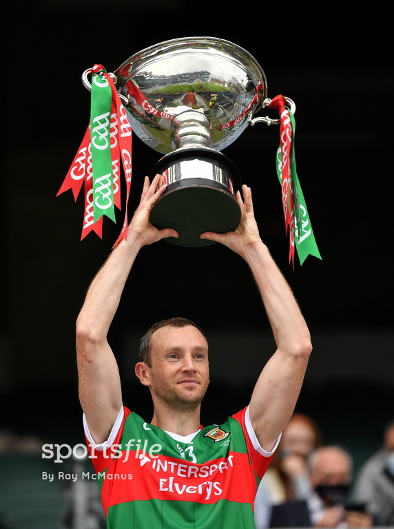 He's some man! Mayo captain Keith Higgins lifts the Nickey Rackard Cup after beating Tyrone in today's Final at Croke Park. 📸 @Sportsfileray sportsfile.com/more-images/77…