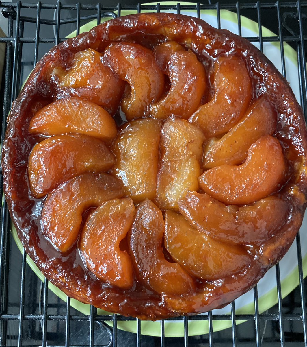 Tarte Tatin, always a winner in our house…real question serve with creme fraiche, vanilla ice cream or on its own??!!! 🧑‍🍳🥐🍰 #tartetatin #apple #vanilla #pastry #butter #sweet #tooth #chef #chefslife #baking #baker #home #cooking #delicious #tasty  #tastyfood #london #nofilter