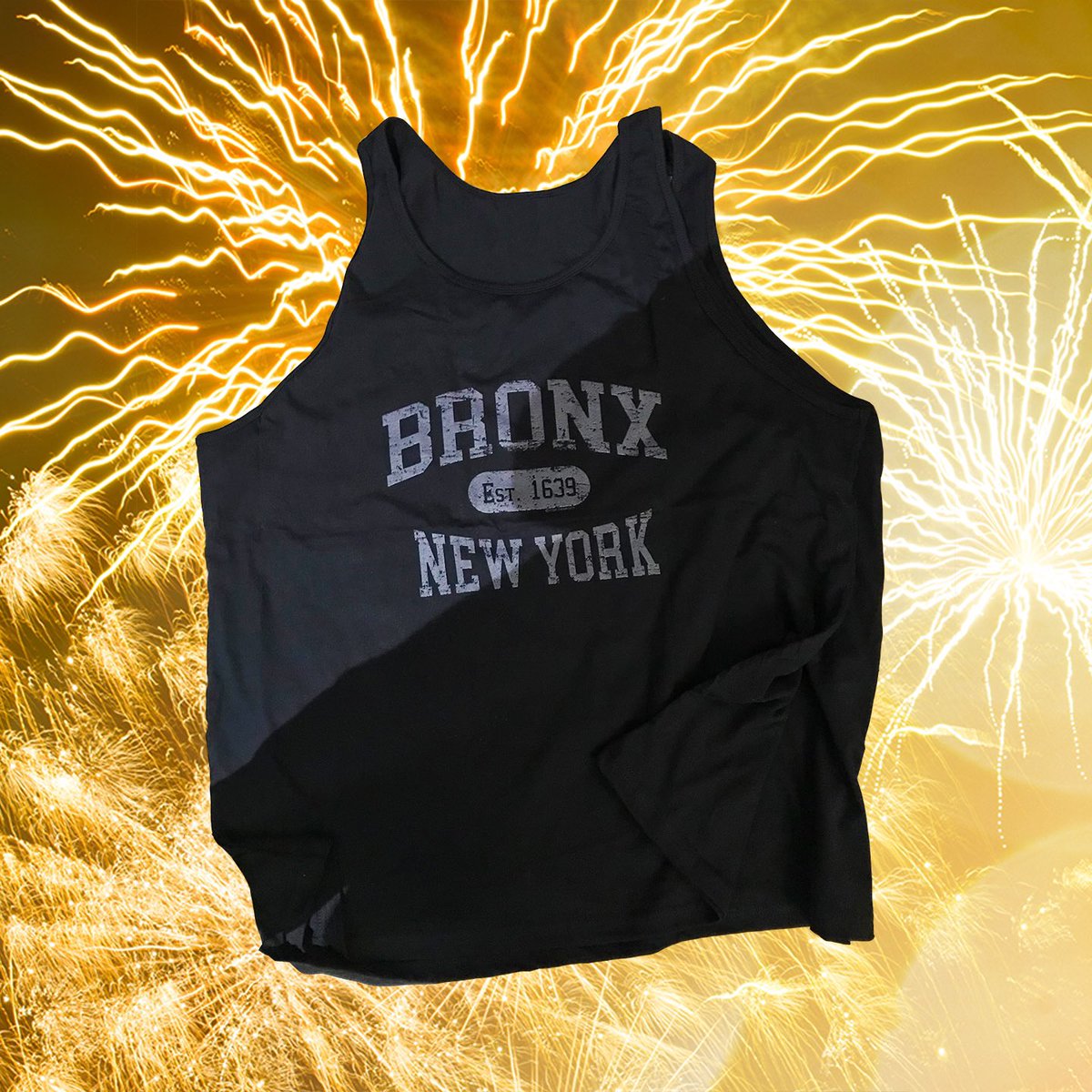 TishNSnooky's tweet photo. #Bronxstyle
We were born in Manhattan but raised in the Bronx. Tonight we are sharing the stage, singing backup vocals 🎤 with fellow Bronxite @handsomedickmanitoba at @theboweryelectric in NYC at #JoeyRamonePlace 
#NYC #greatband #saturdaynight #rockshow https://t.co/iU08SLHzMb