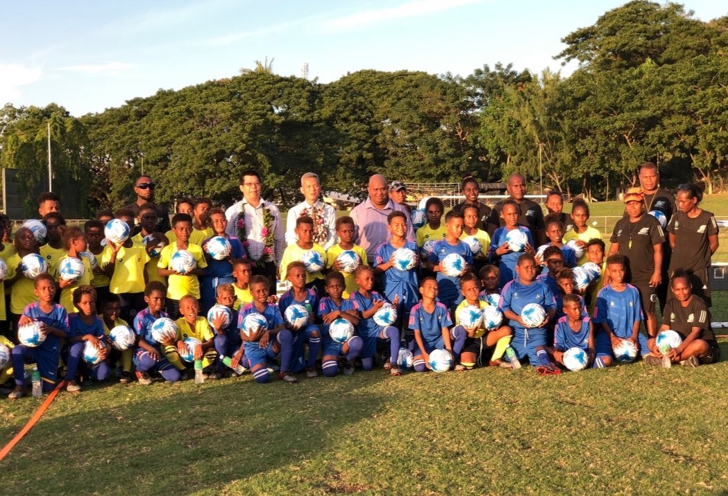 WSoaki's tweet photo. Pleased to witness my son play for Henderson Eels Under 12 team at the inaugural "Umi Play Grassroots Program " launch last week. This was an initiative by @SIFF in collaboration with #SolomonPower and Solomon Islands Government towards development of future football stars. https://t.co/h3O3KLMujN