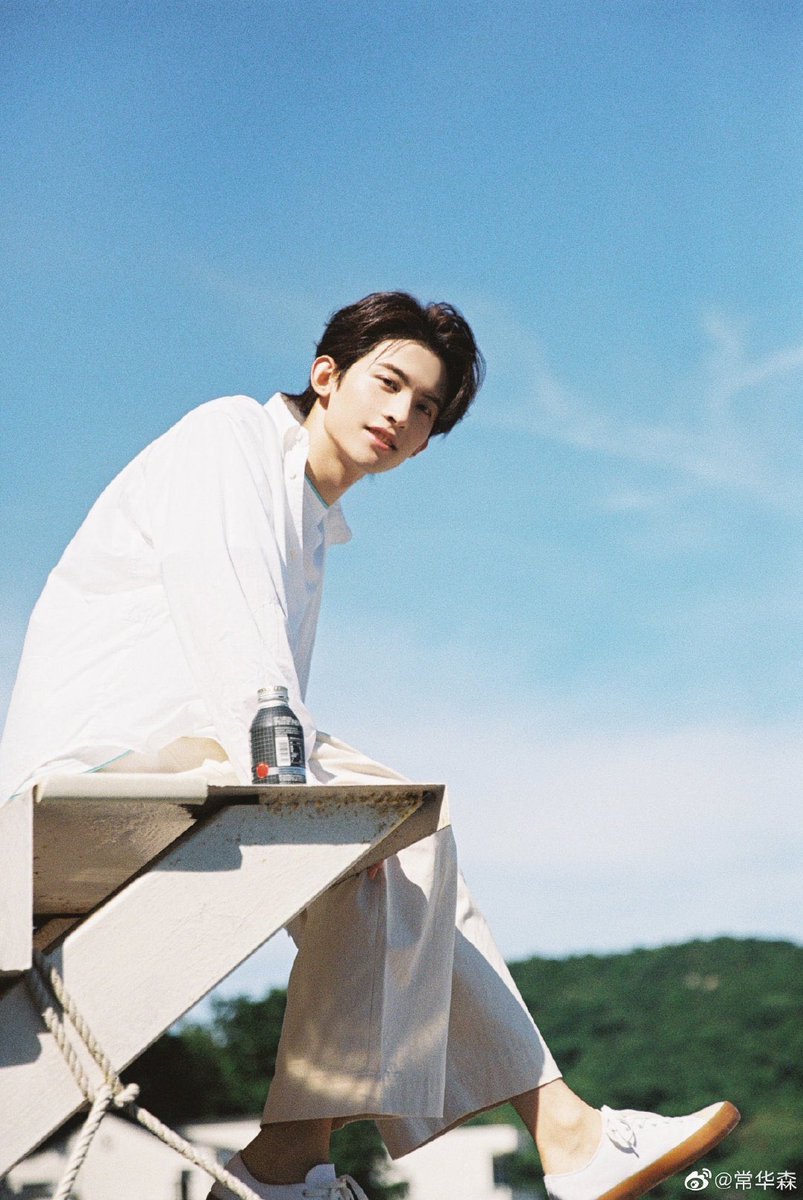 changpeanuts's tweet photo. 빛나는 여름이야 ☀️☀️💛 https://t.co/giuXyCNf34