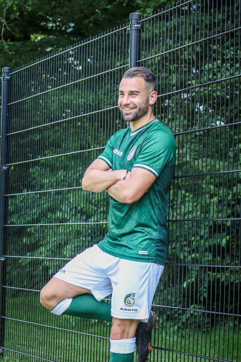 FortunaSittard's tweet photo. Hadden we al gevraagd wat jullie van het nieuwe uittenue vonden!? 😁
#SamenNaoVeure #Back2Green https://t.co/uW8JJE4m7k