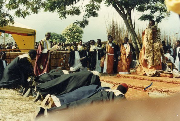 Awangale lukoma nantawetwa sebuffu bwa ngo obusalimbilwa mu mbwa wokota wokota #28thkabakacoronation
#Bugandaishome