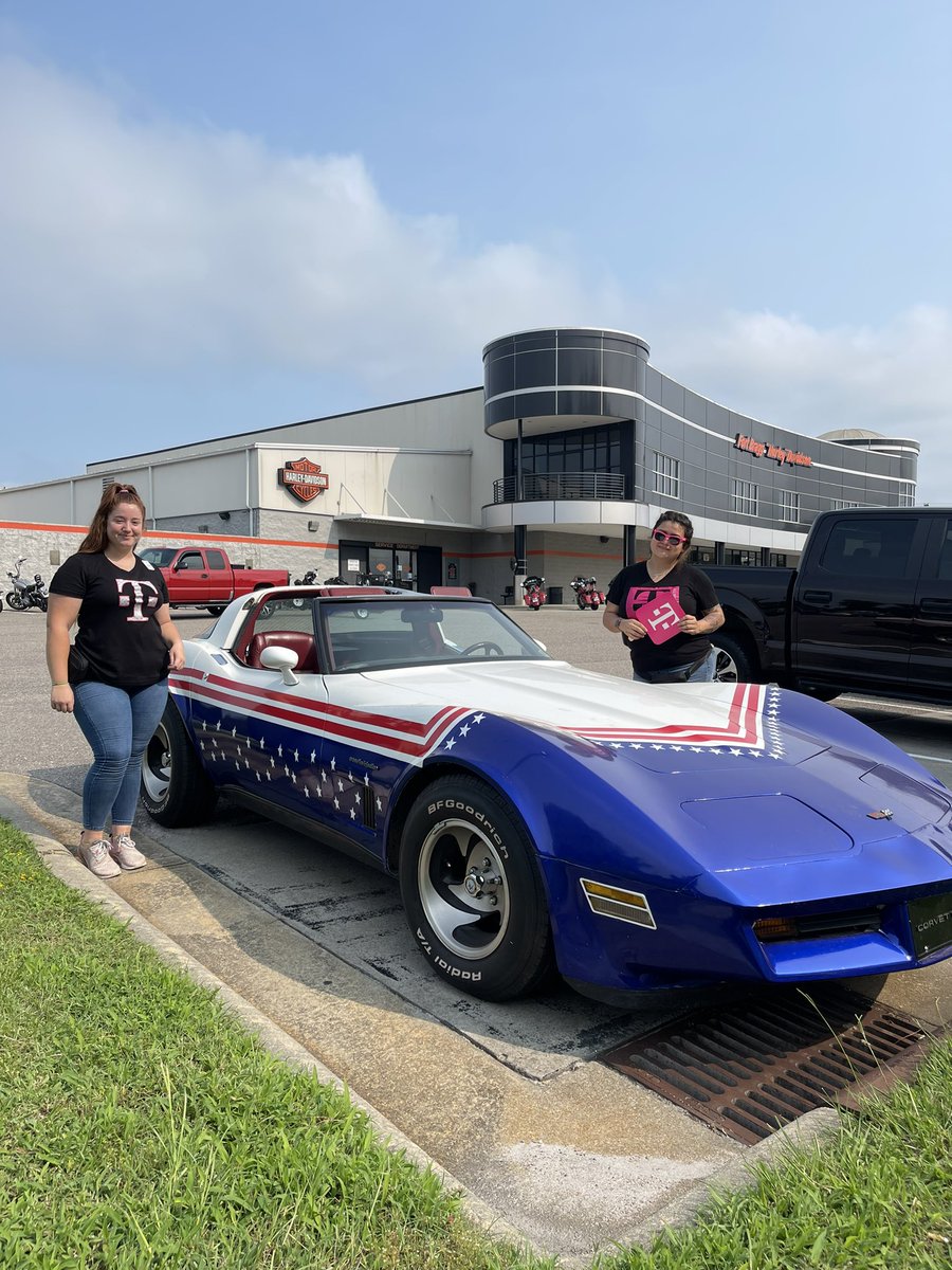 Ride w/ the best Nationwide 5G Network when you switch to T-Mobile! 🏍🎉

@TMoTruckEastNC &amp; Ft. Bragg Harley Davidson donating new toys to Duke Children’s Hospital 🎁

#FayettevilleNC #CommunityEngagement #NorthCarolina