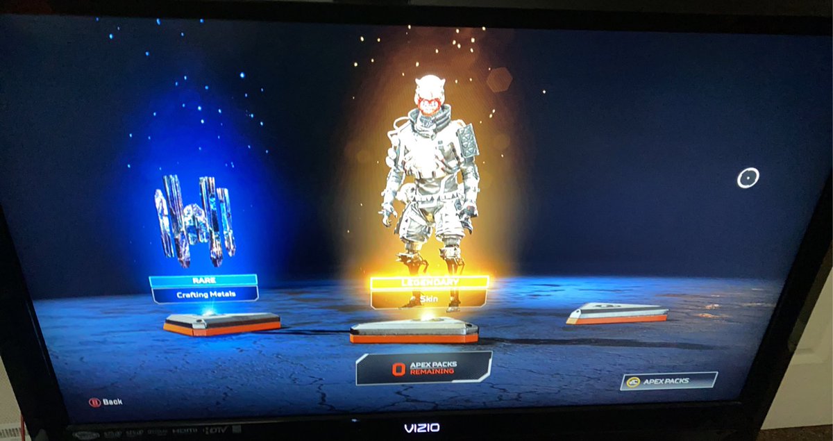 DSweely's tweet photo. @Respawn what is this? Since when did packs only come with two items in them? https://t.co/R7pPsysH3r
