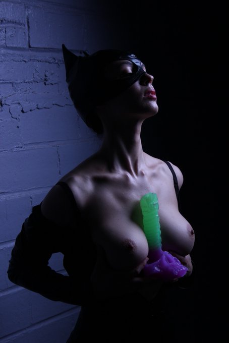 Happy Saturday Morning.... I remember having a huge crush on Catwoman from Batman the Animated series<a href="/tag/inked"class="tags"><span>#inked</span></a><a href="/tag/anime"class="tags"><span>#anime</span></a><a href="/tag/paint"class="tags"><span>#paint</span></a><a href="/tag/cosplay"class="tags"><span>#cosplay</span></a><a href="/tag/gamer"class="tags"><span>#gamer</span></a><a href="/tag/altmodel"class="tags"><span>#altmodel</span></a>