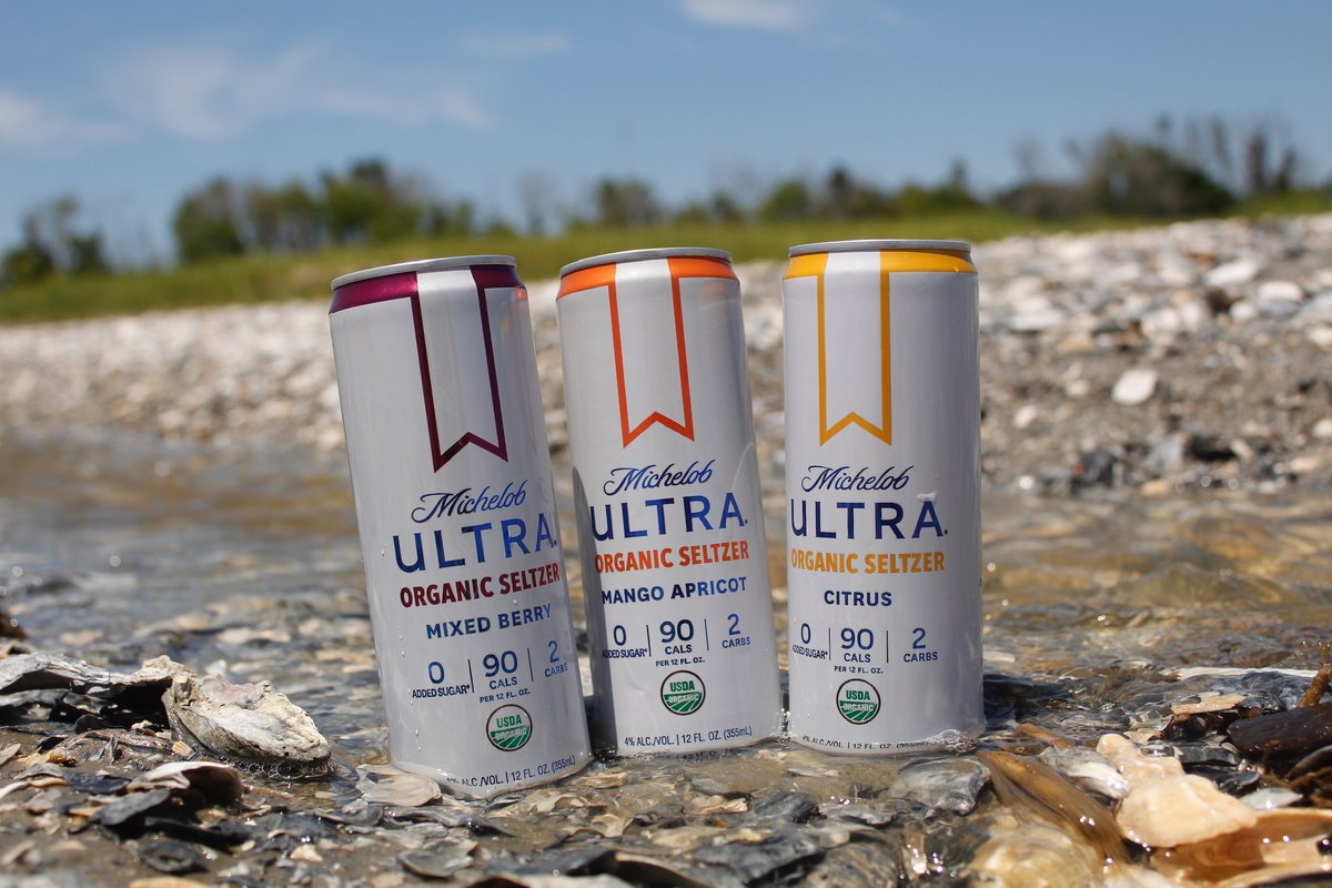 It’s Saturday and time to load the cooler with seltzer’s 🌊 Crisp, Clean, Certified organic 🍻 
@michelobultra