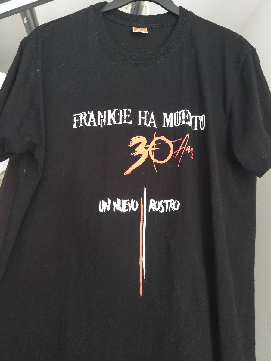 hagalau's tweet photo. Empezamos una hora dedicada a la música e historias de @frankiehamuerto a propósito de sus 30 años y su concierto de esta noche en el #ClubLibido. #HagalaURadio de 10 a 11am en @RadioUNALmed. ¡No pase de largo! https://t.co/YUtpN0rUmP