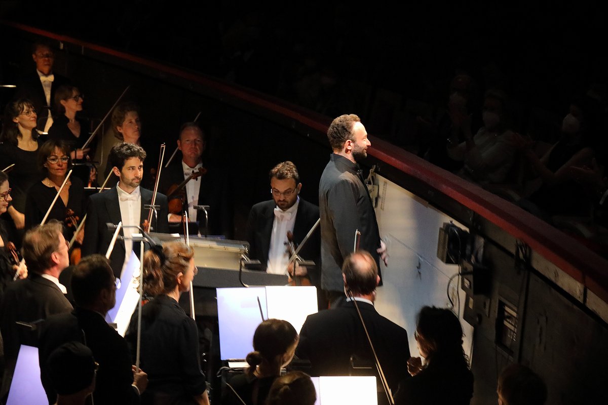 bay_staatsoper's tweet photo. Here we go! Enjoy the live stream of TRISTAN AND ISOLDE. #KirillPetrenko #BSOtristan #BayerischeStaatsoper 😍 https://t.co/MwkWNRhDmJ