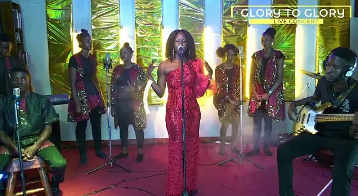 A few mintues left to the #GloryToGloryFullEdition . 6:30pm 
youtube.com/channel/UCSLeX…