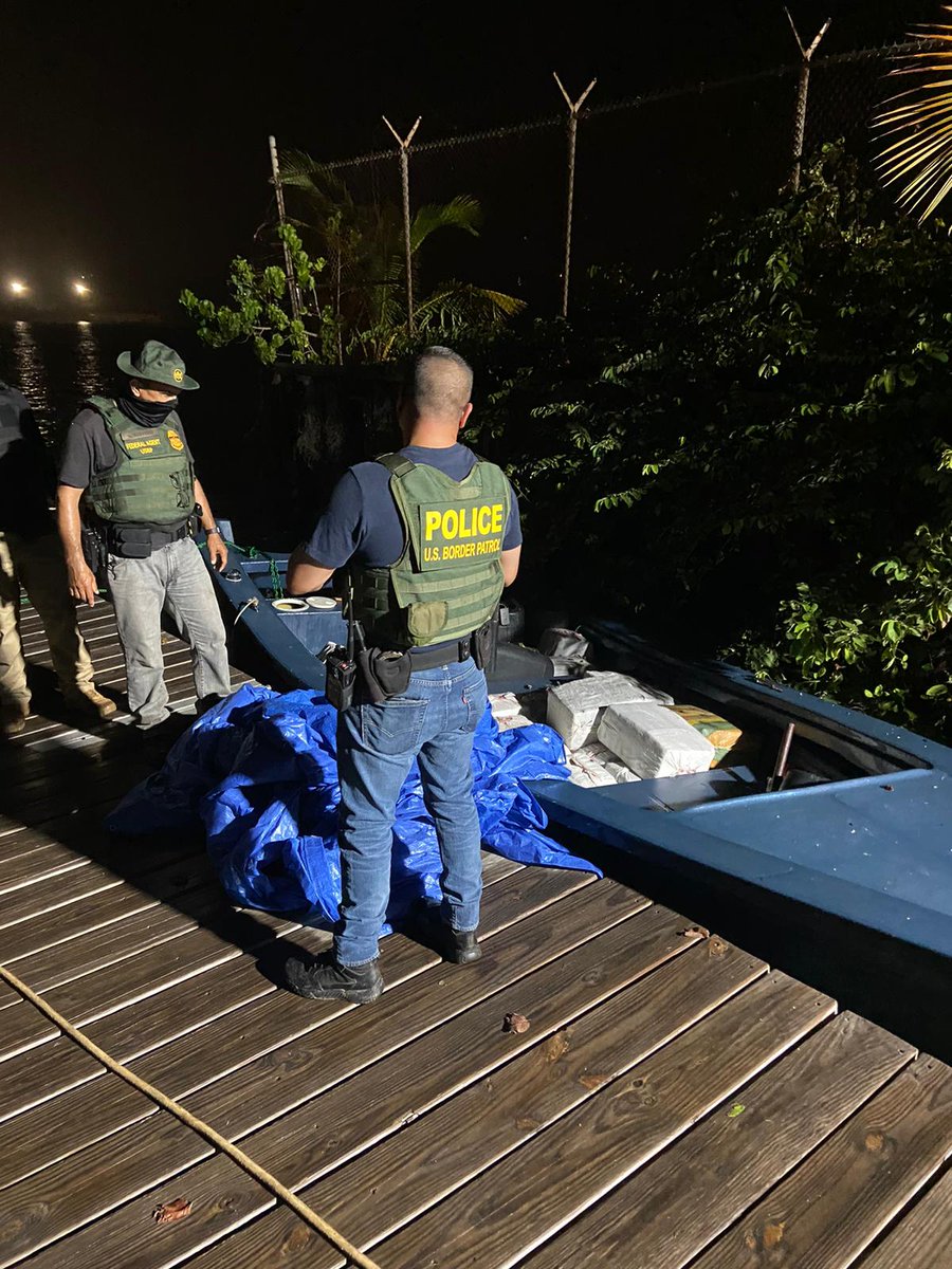 USBPDepChiefRMY's tweet photo. US BORDER PATROL in PR: This morning, Ramey #USBP agents deployed to the southeastern region of PR detected a drug smuggling vessel inbound towards Yabucoa, PR and with assistance of LE partners discovered and seized over 750kgs of COCAINE!!!

#RmyBPdetections @CBPCaribbean https://t.co/HVnU3r3VFm