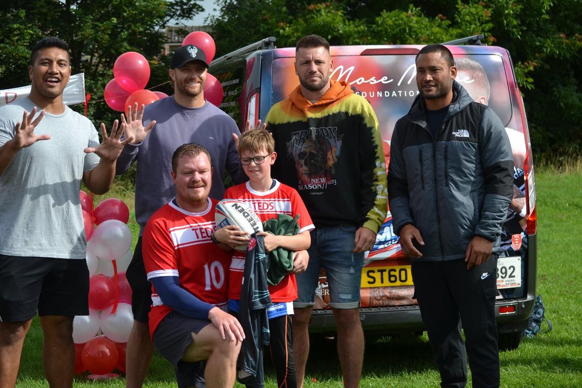 SteveButtle1's tweet photo. @MattyJohnsSEN  Thanks for all the love &amp; support the RL world showed Ted, beat his best time and completed the final 10k of his 100k in 10 days challenge in 1:06:53s, the special guests won’t believe how much it means to him!! What a wonderful sport! ❤️ to @MoseMasoe https://t.co/lOepZrkEfS