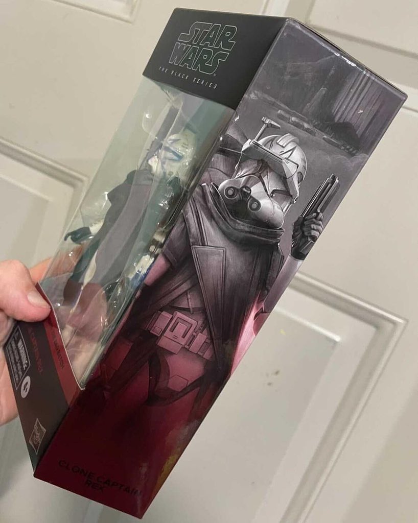 JediCollecting's tweet photo. In package look at Walmart exclusive Black Series Clone Captain Rex!
๐ธ: @artbypawly on IG.
#StarWars #TheBadBatch #BadBatch #StarWarsBlackSeries #CloneCaptainRex #Walmart #Hasbro #HasbroPulse #ActionFigure #ActionFigures https://t.co/9gJ6UCcy5s