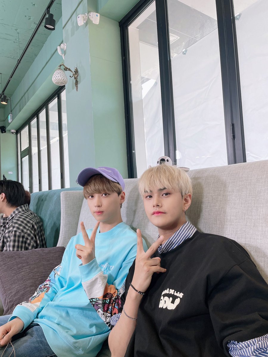 TheKingDom_GF's tweet photo. [ARTHUR👑] 

지훈아 생일 축하한다 맨날 괴롭혀서 미안행 
사랑행❤️

#KINGDOM #킹덤 #ARTHUR #아서
#HAPPY_JAHAN_DAY 🐿❤️ https://t.co/Z1mUmSTzVH