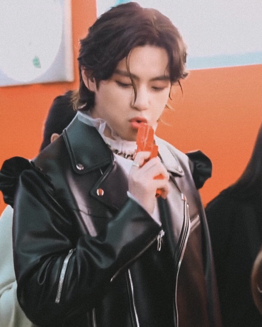 taeteland's tweet photo. bad boy? 🥺 https://t.co/8fuHhjbKQU