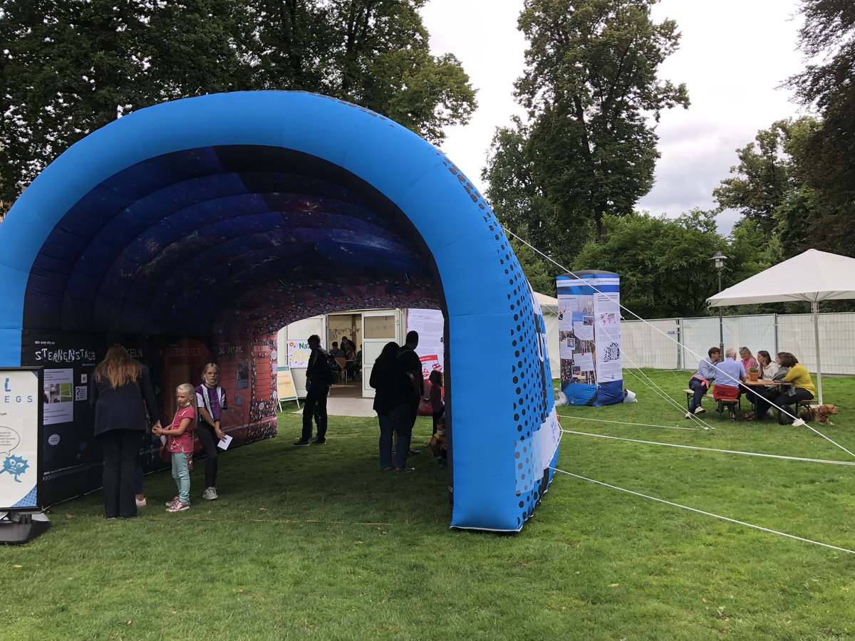 Weltmaschine's tweet photo. Ein paar Impressionen aus unsere Ausstellung heute! Wir sind weiterhin im Münster morgen! Komm vorbei für @byopd, Spiele, @Teilchen_Zoo und viel mehr! @BMBF_Bund @desy @tudresden_de @WWU_Muenster https://t.co/I2OJMImL6d