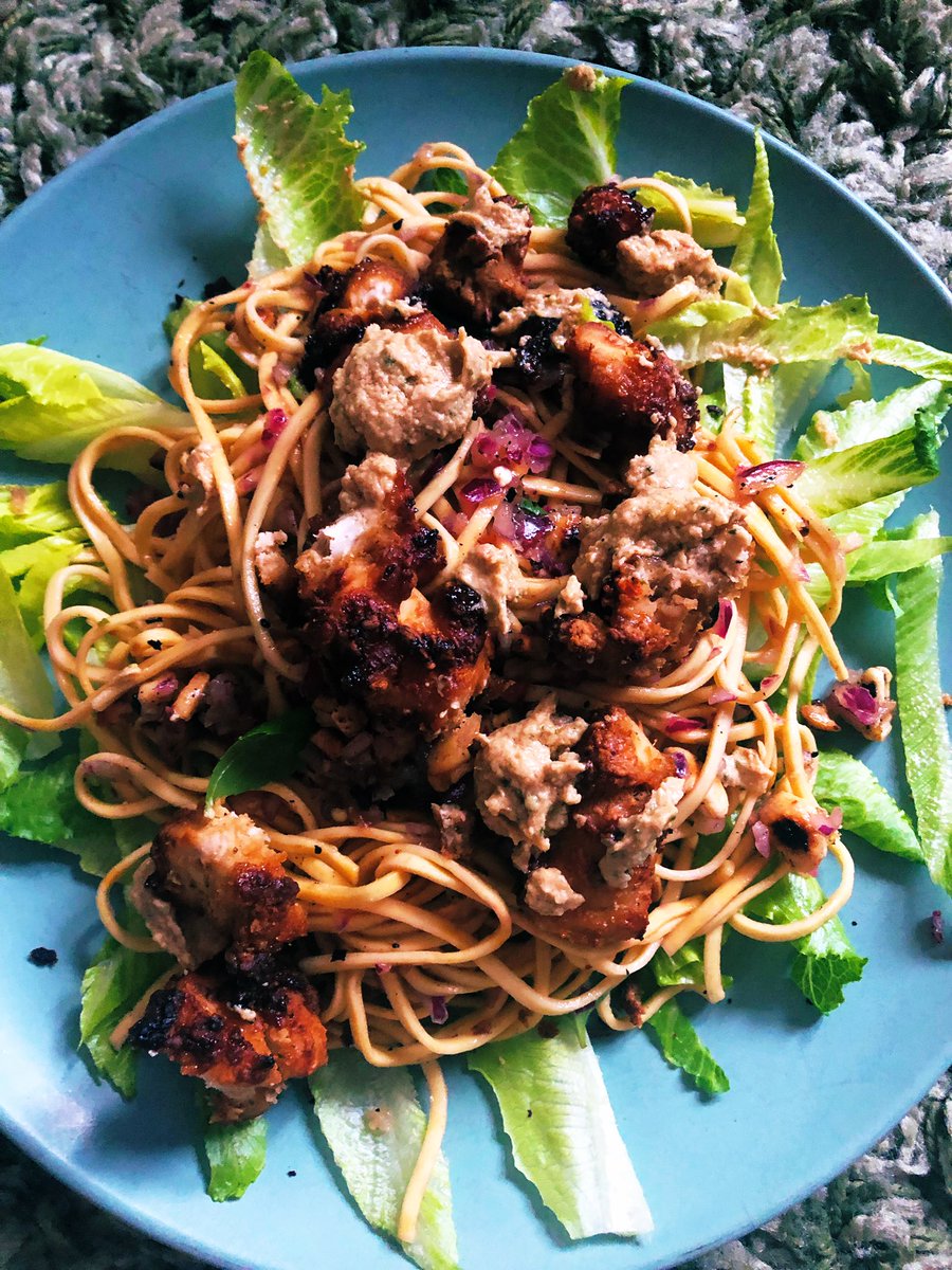 iBlameLeto's tweet photo. I made this last night. Satay chicken glazed with honey. On top of a fiery noodle salad. And homemade satay sauce. #RequestedPost https://t.co/1ciAgxV8ih