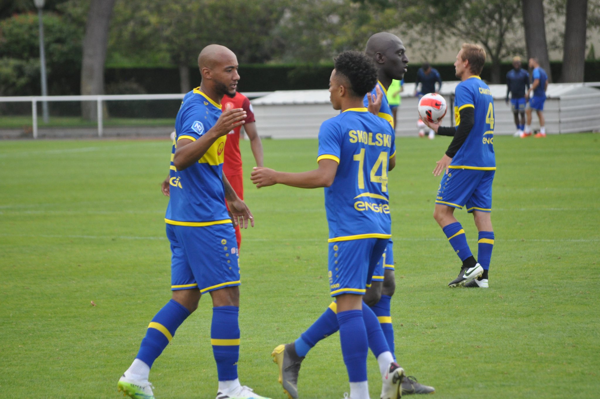 توییتر \ AS Poissy Football در توییتر: «📸 Pour son dernier match de  préparation, l'@AsPoissyFoot s'impose 3-1 contre Linas-Montlhéry (buts de Loris  ARNAUD, Kapo SYLVA et Cheikh TOURE) 💪 🔜 Reprise du