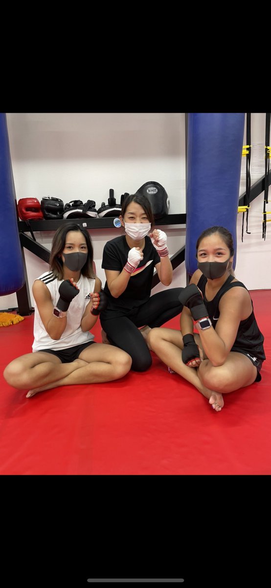 LinkKick's tweet image. ビギナークラス後の一コマ
キックボクシングにハマって頂いてどんどん上達していってます🥊
#ビギナークラス
#楽しくキックボクシング
#ボディメイク
#フィットネス