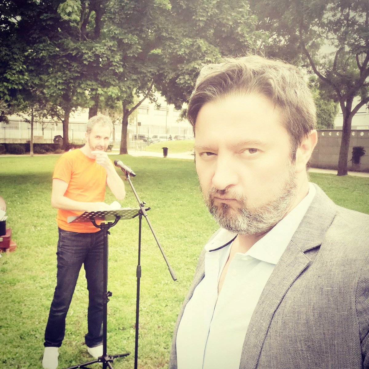 LyesMuss's tweet image. Installation de #LÉcoleDesFemmes en plein-air à Villejuif, avec @Mecanic_Instant
Arnolphe dubitatif quant à la couleur du t-shirt d'Horace...

#VillejuifRespire