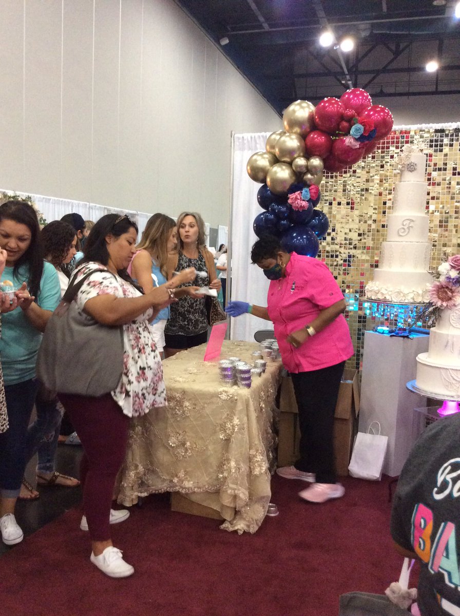 Try the cakes at booth 127!
#bridalextravaganza #weddings #grb #georgerbrownconventioncenter #127