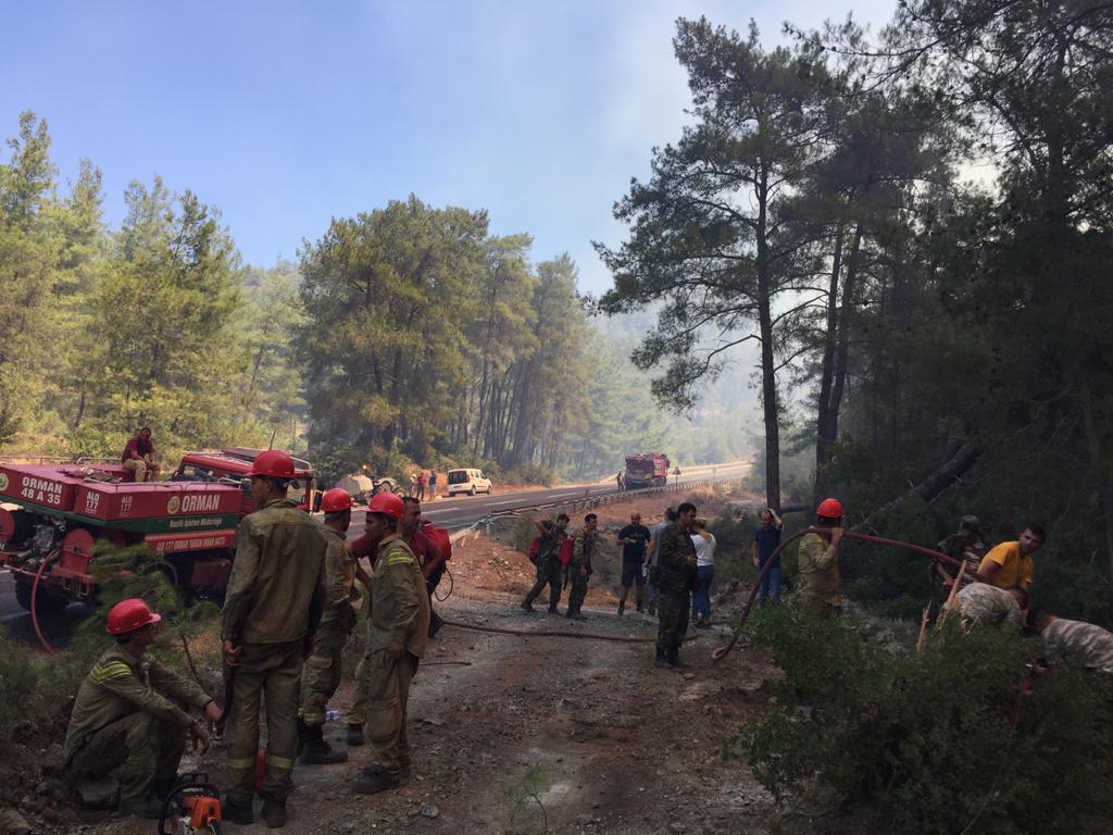 Can Azerbaycan, 'Tek millet iki devlet' söyleminin sözden ibaret olmadığını bir kez daha kanıtladı. Azerbaycan'dan gelen ekip yangın söndürme çalışmalarına destek olmak için Marmaris'e ulaştı.
İyi ki varsınız, desteğiniz için minnettarız.