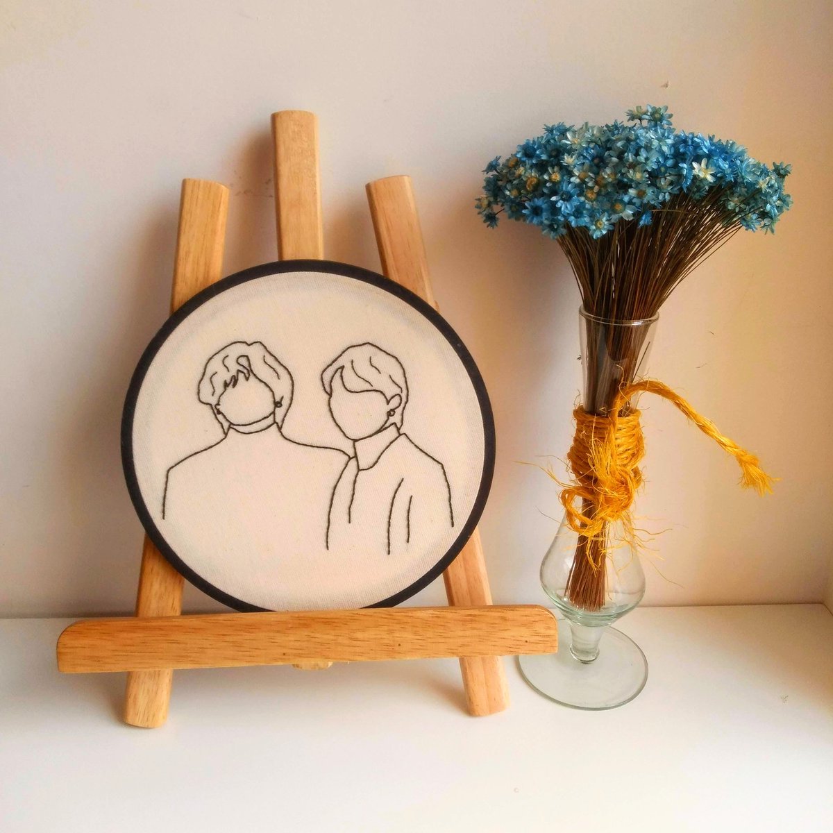 bluesidekstore's tweet photo. três bordadinhos chegando aqui pra vocês 💗 
os preços estão na última imagem, qualquer dúvida é só me chamar na dm! https://t.co/MM7VHpTAa8