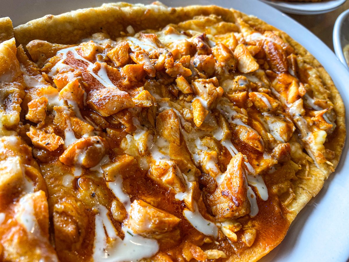 bayoucitywings's tweet image. Craving Buffalo AND pizza?? #buffalochickenflatbread #flatbreadpizza #baytownfood #houstonfood #pasadenafood #pasadenatx #baytowntx
