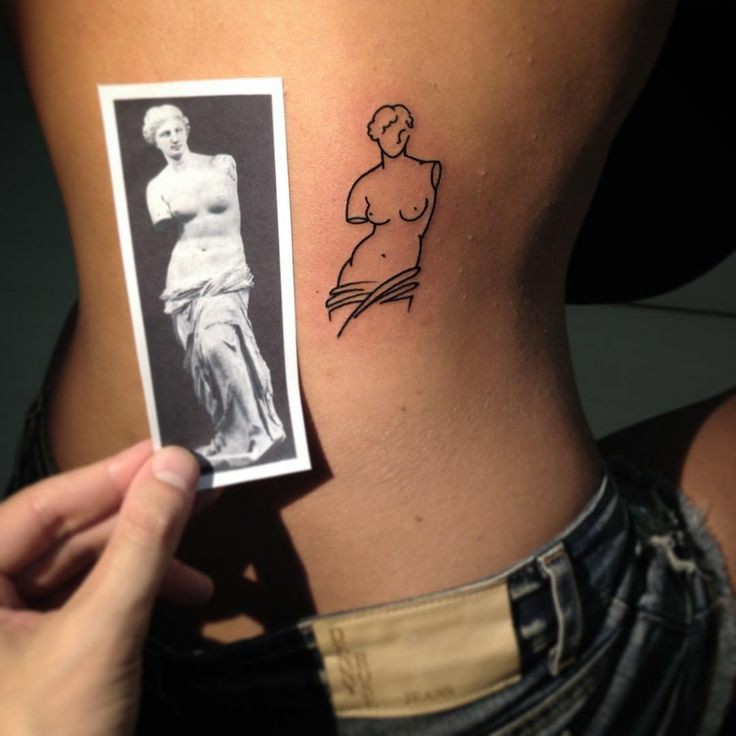 ymnvenus's tweet photo. tentativa de interação: vcs tem vontade de fazer alguma tatuagem??

me: essas são meu sonho https://t.co/WxeF6zen7S