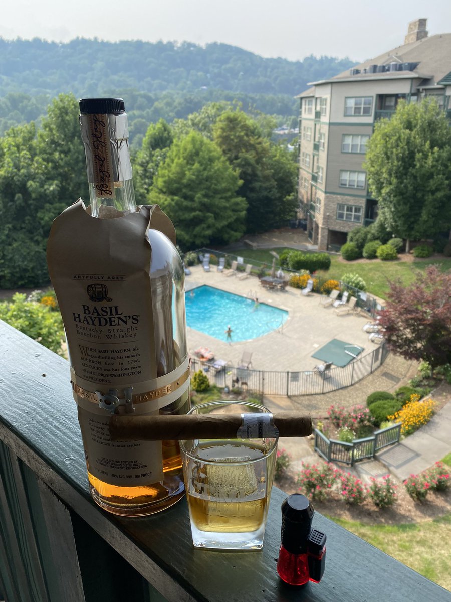 Tom_Lawless's tweet image. A few things-

• last #thinkingSpot for my trip

• I was so happy I had @BasilHayden leftover from July 4 wk in AVL

• just found out my new best friend from @foundersbrewing is Manistee rn &amp;amp; didn’t tell me

• got asked today if wanted to sell my condo. I said $400k. Well see