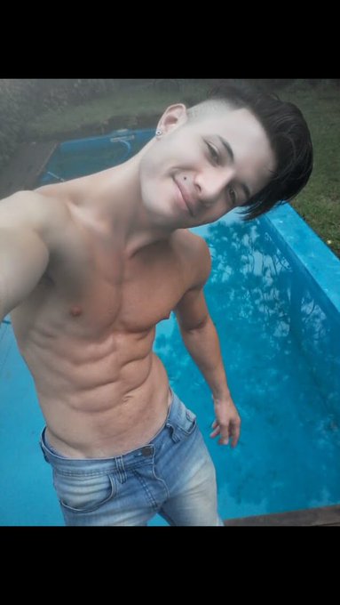 1 pic. ?RT si te gusta Mi pelo rubio
?LIKE si te gusta Mi pelo morocho https://t.co/rGrO17TwjU