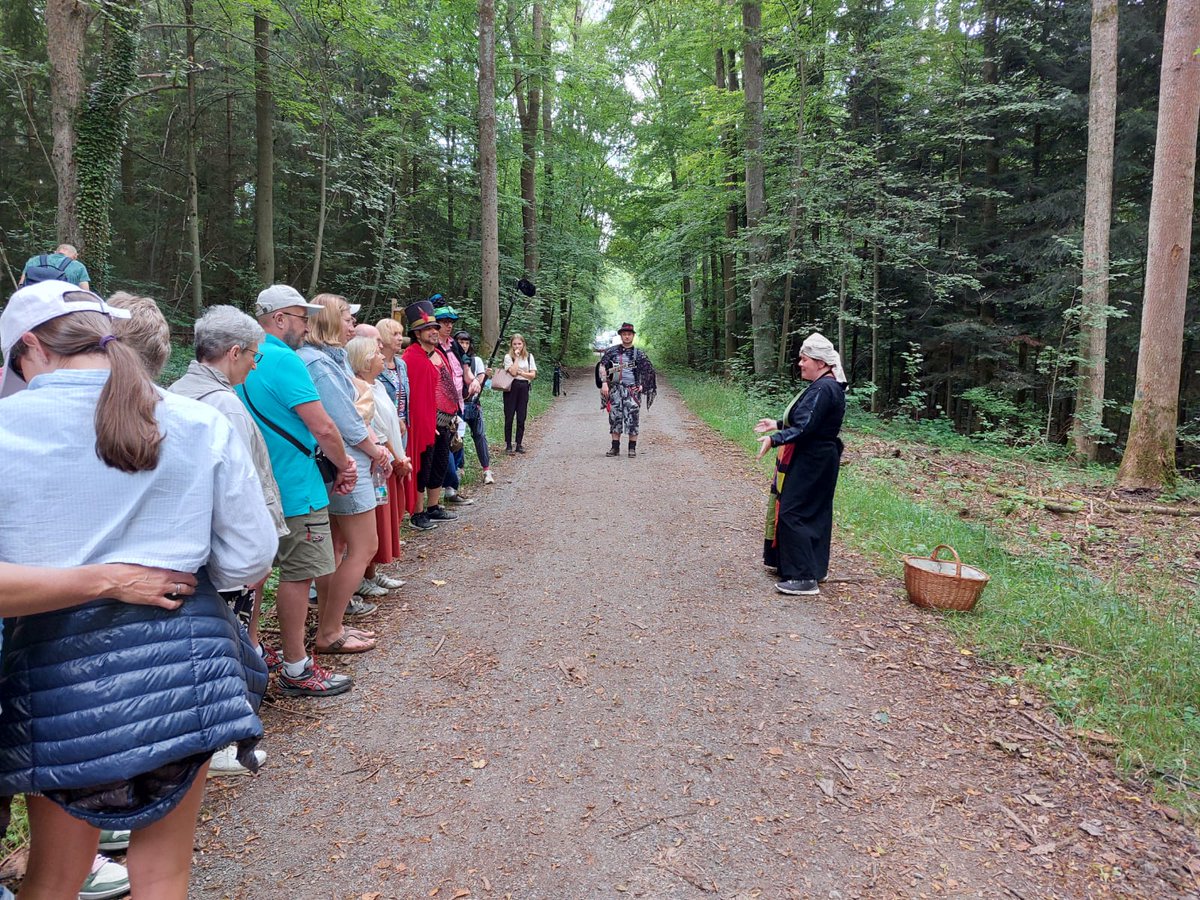 Wir hoffen es hat euch ebenso viel Spaß gemacht wie uns. Tolle Premiere... 

#Stuttgart #Theater #Kultur #Premiere #Bopser 
Gute Nacht Stuttgart 

@stuttgarttweets <a href="/Stuttgart_BW/">Angela Spyrou</a> <a href="/enjoy_stuttgart/">Stuttgart Tourismus</a> @KULTURAextra <a href="/stuttgartnacht/">stuttgartnacht</a> @KulturagentenBW <a href="/KM_BW/">Kultusministerium BW</a>