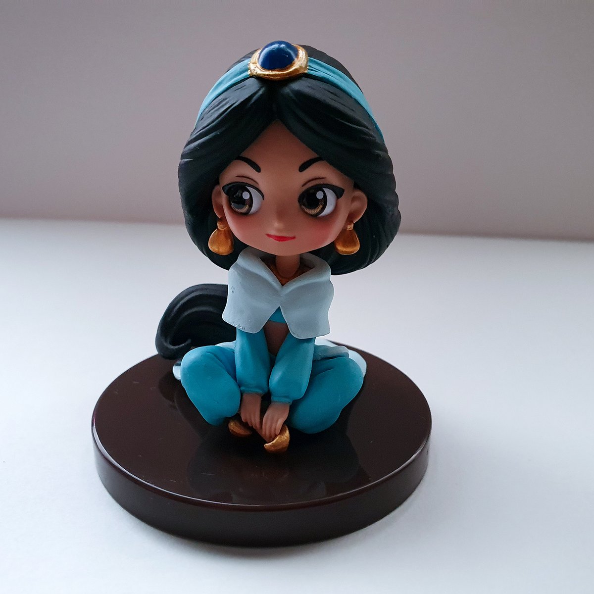 Athalara's tweet photo. Botín de ayer: #Qposket petit de #Jasmime (#Aladdin)
(Ya sabía yo que no tendría que haber caído en la tentación de las ofertas de @banprestospain por Navidad... 🥺😭)
#qposketpetit #qposketdisney #qposketpetitdisney #banpresto https://t.co/kAe1V54oTj