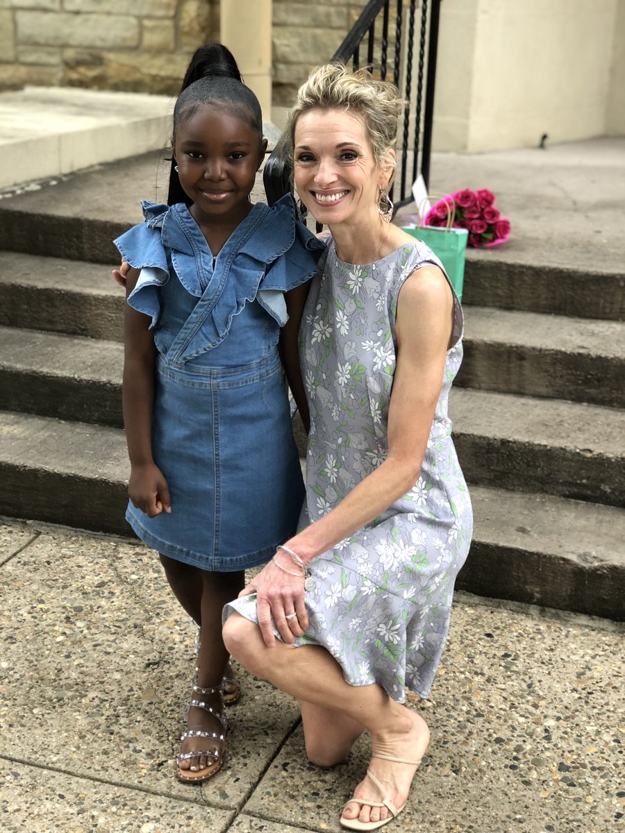 _FineGal's tweet image. I really love this picture of my daughter, like look at that melanin radiating? The skin, the hair, the face, everything just purrrfect 😍❣️