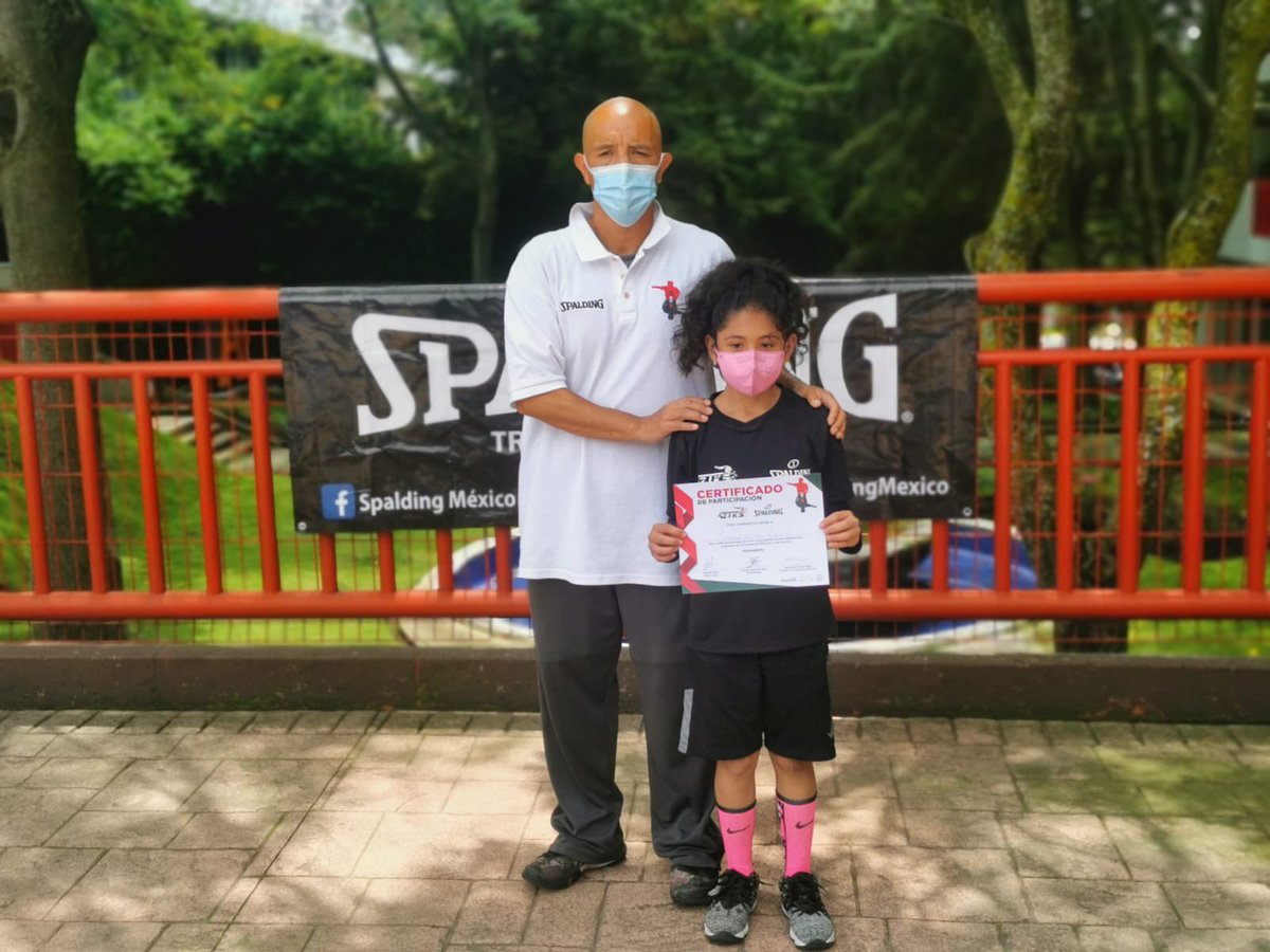 Ayer dimos por finalizado el Campamento Sergio Valdeolmillos 2021 ☀️🏀

Otro verano más para el recuerdo 💭

Debajo dejamos las fotos con las estrellas que recibieron un reconocimiento especial al final de nuestro campamento ⭐️

¡El año que viene más! Os esperamos 💪🏼