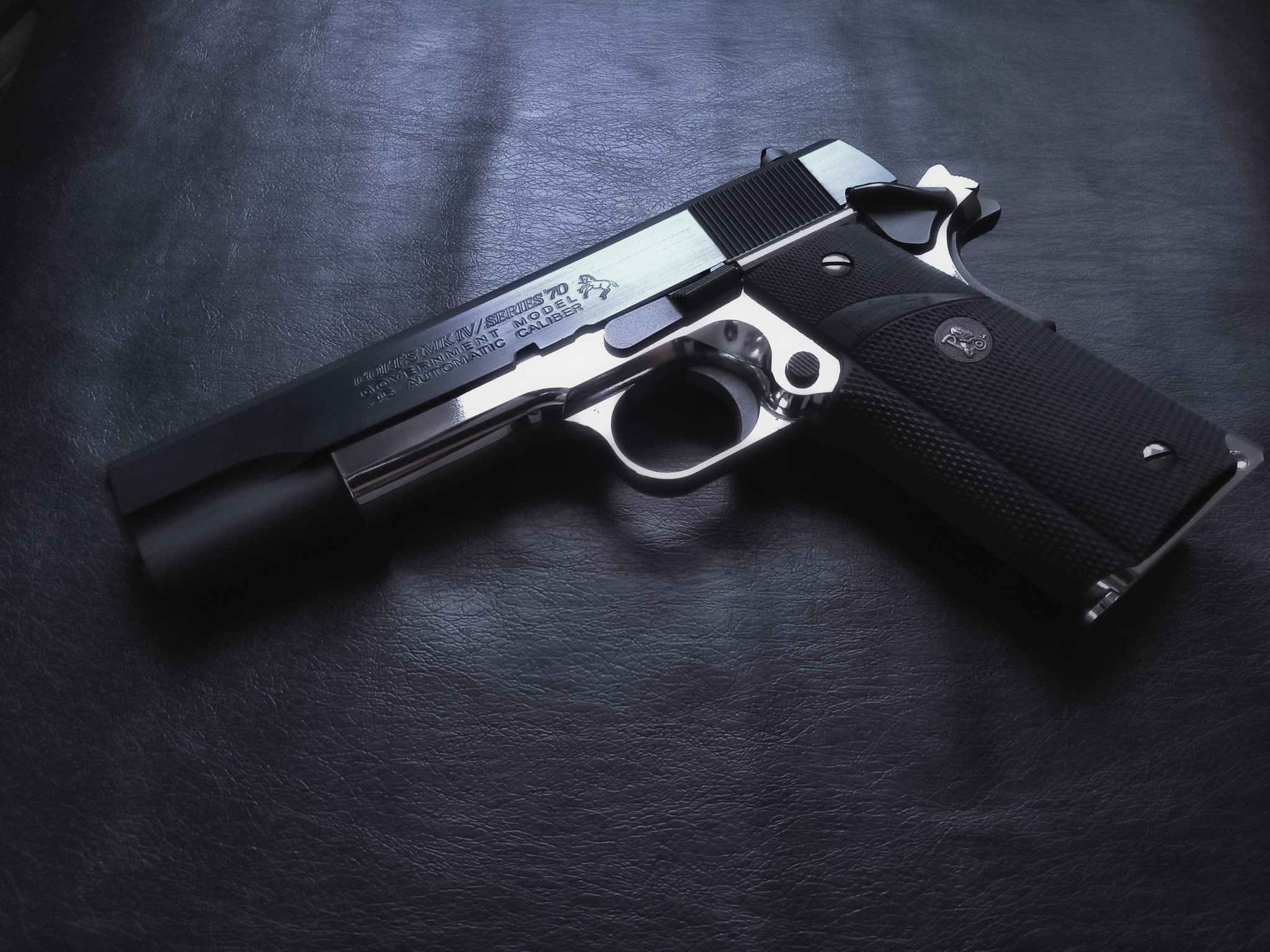 カフェイン 潤々 Al Twitter ツートンカラーの銃はカッコいい 1911のツートンはカッコよくもあり美しい T Co Wtmscx0gf6 Twitter