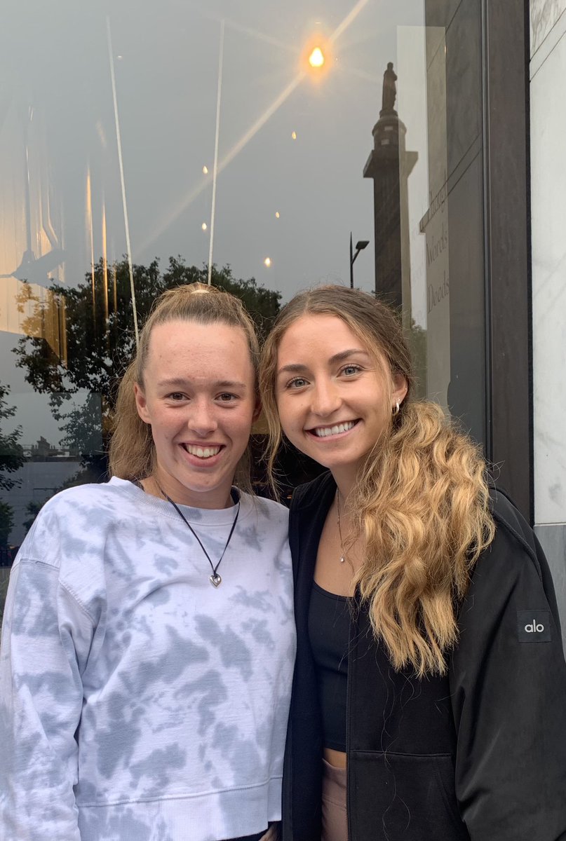 Ruth_Sterk's tweet photo. Passing ships …foreign shores 🇺🇸🏴󠁧󠁢󠁳󠁣󠁴󠁿Lovely to meet and share stories with recent @MontanaGrizSOC graduate and @HibernianWomen  new recruit @CoyleAlexa ⚽️ As @rosie_sterk heads out to start her new 🎾 🎓adventure with @MontanaGrizWTEN   #TheseGirlsCan @JudyMurray https://t.co/Pv5rXh6hb1