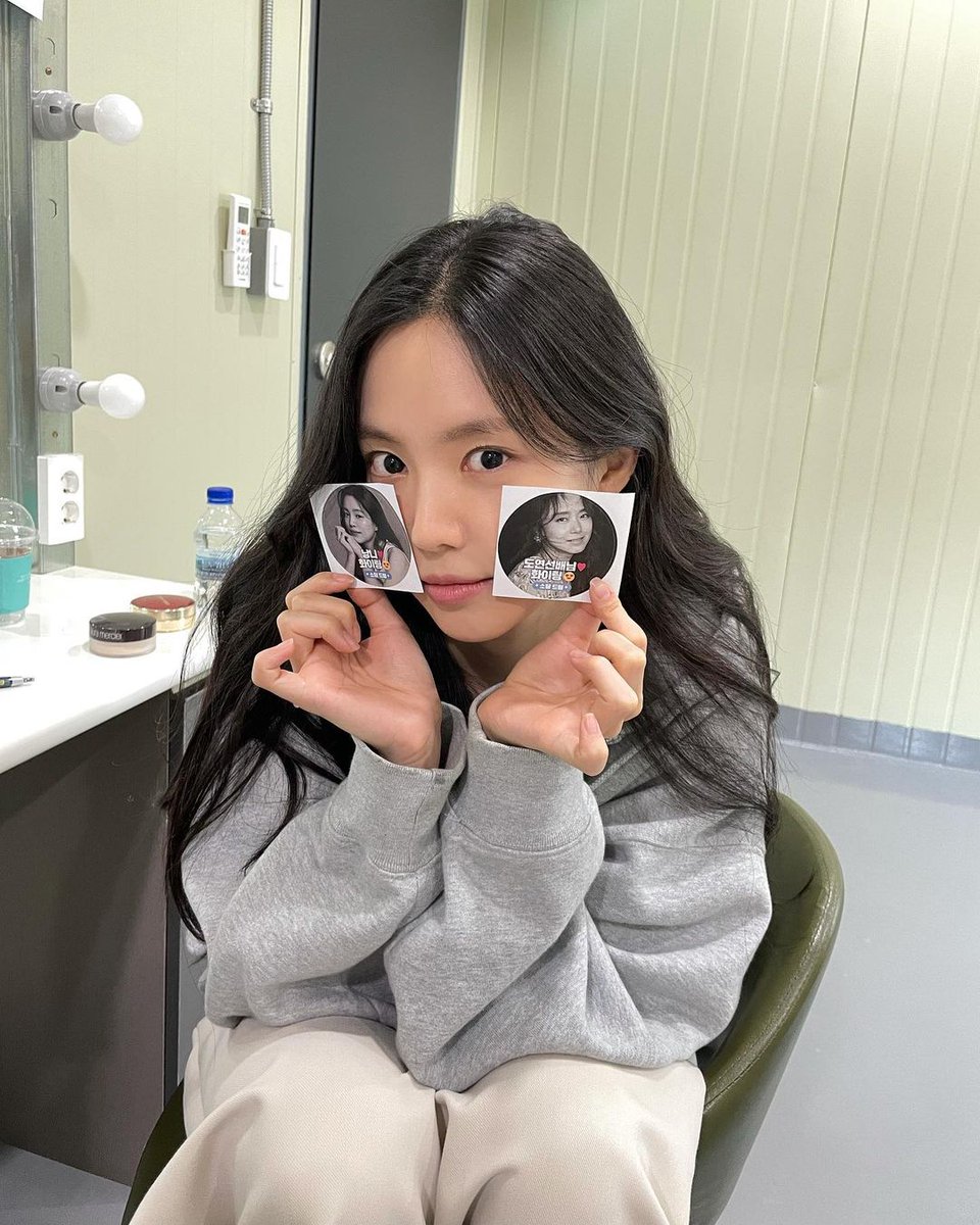 claireeeuna's tweet photo. Thank You Park Sodam To Support Naeun♥

[Naeun Instagram Updated 📸]
https://t.co/RN3Nhsm3Q2

#Naeun #Apink https://t.co/iVDLmeG60p