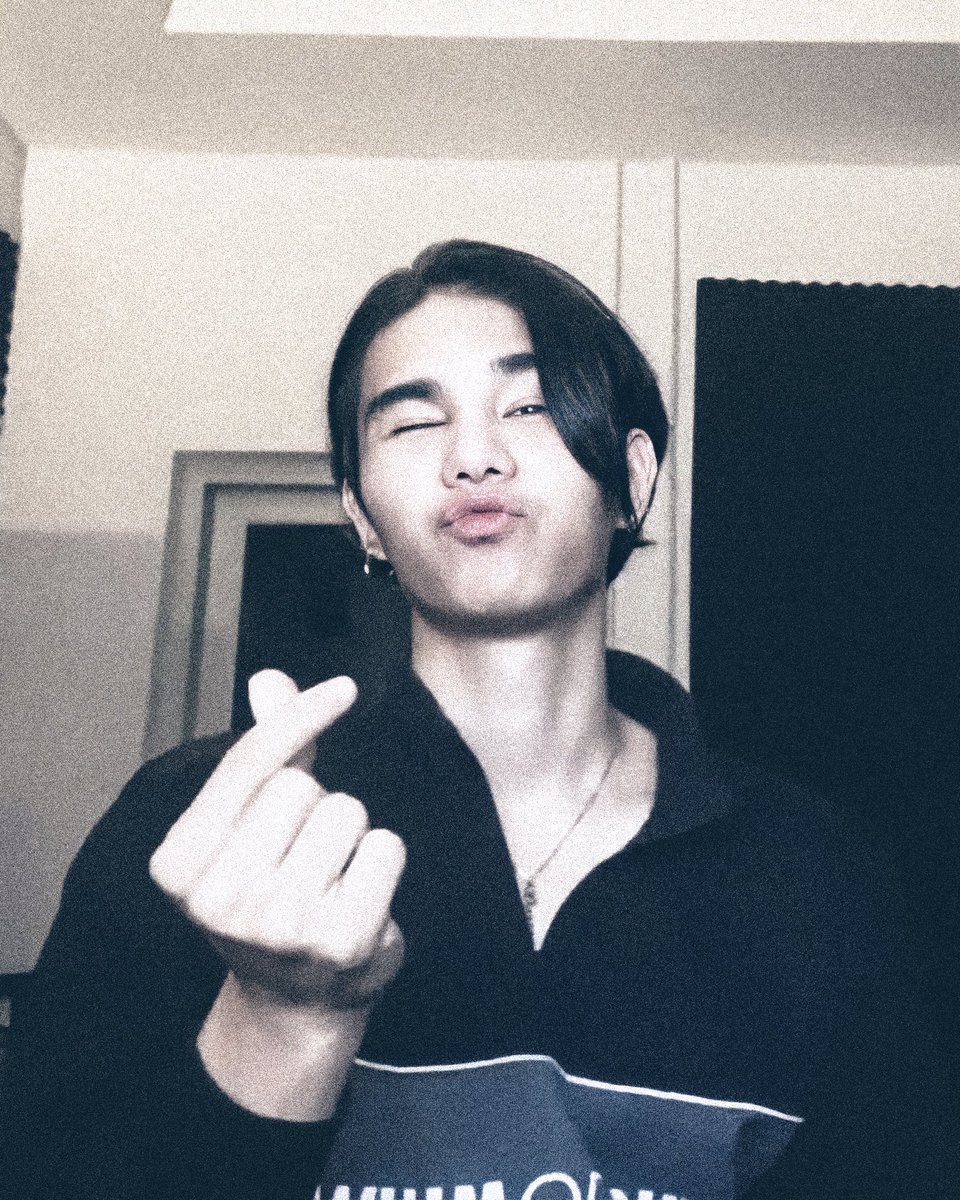 er__rer's tweet photo. 1 2 3 4 แอคชั่น #JS1stYoutubeLive #jeffsatur https://t.co/KyBS19EZJi