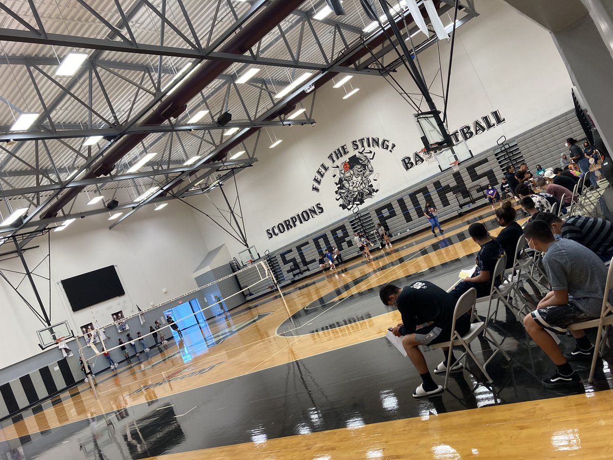 Mesquita_CHS's tweet photo. Accommodating 184 athletes for physicals definitely takes a team effort! Thank you Scorpion coaches! Y’all are the best!! 🙌😎🦂
@HHS_ATraining @jennolasco23 @ariel2244 @JacobWdecker @CoachPM_ @AGuerra_1626 @TrackHorizon @txstop @horizon_hs https://t.co/HQKxJ6FMFy