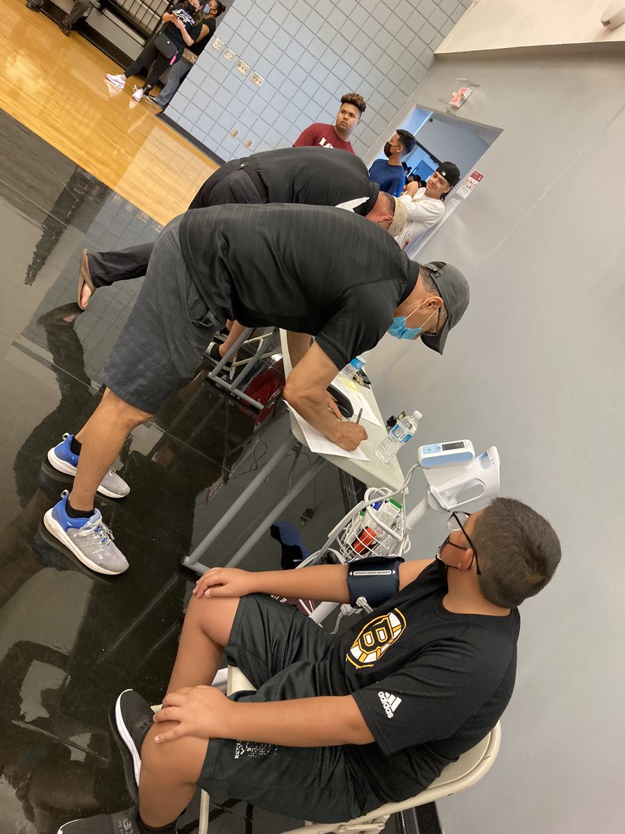 Mesquita_CHS's tweet photo. Accommodating 184 athletes for physicals definitely takes a team effort! Thank you Scorpion coaches! Y’all are the best!! 🙌😎🦂
@HHS_ATraining @jennolasco23 @ariel2244 @JacobWdecker @CoachPM_ @AGuerra_1626 @TrackHorizon @txstop @horizon_hs https://t.co/HQKxJ6FMFy