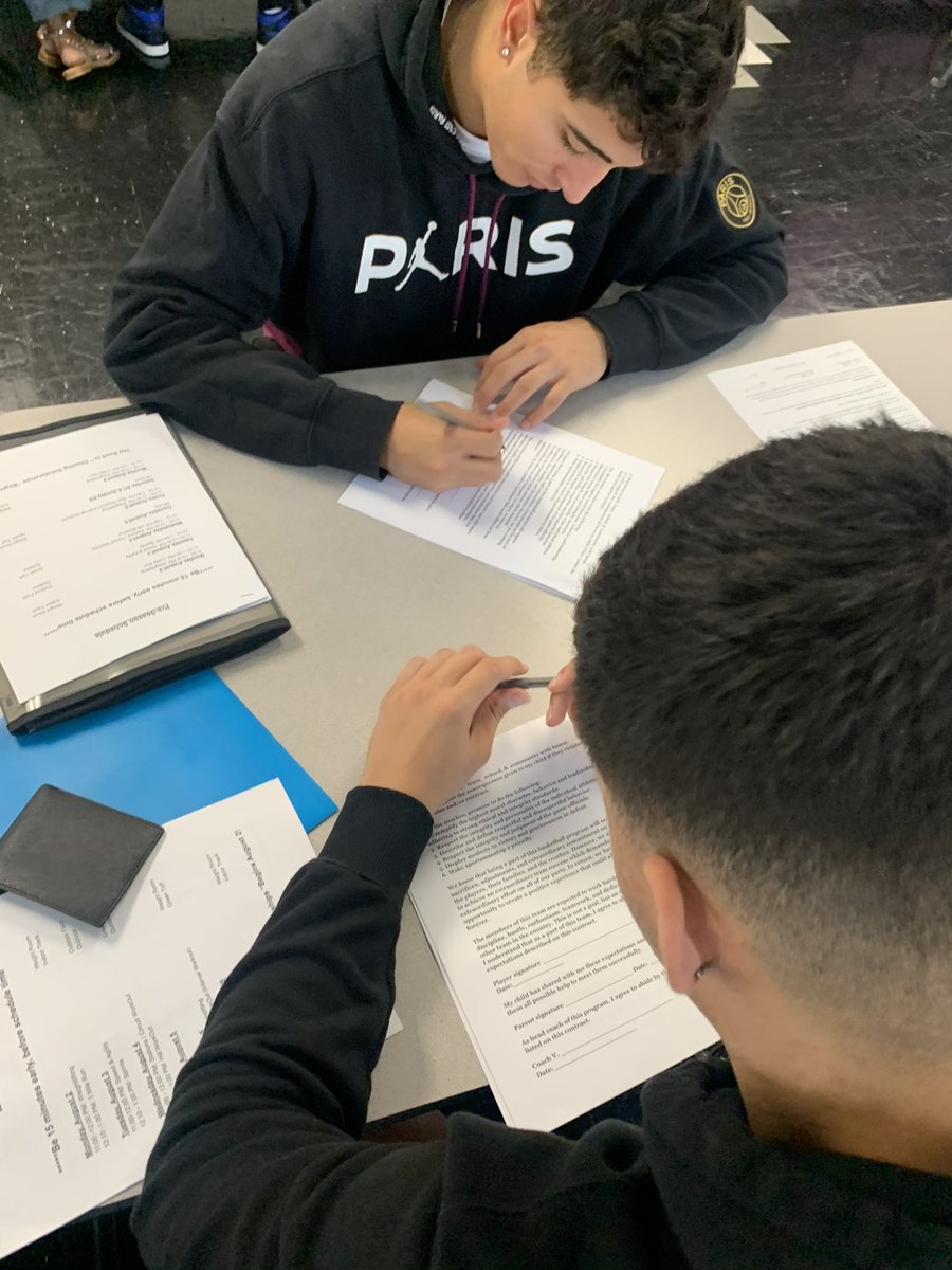 DohnPrepBball's tweet photo. 🏀 💜Dohn Prep Signing Day ✍🏽 #dohnprep #chasingscholarships #2021-2022 #signingday @DohnPrepBball https://t.co/5js6iNMn3J