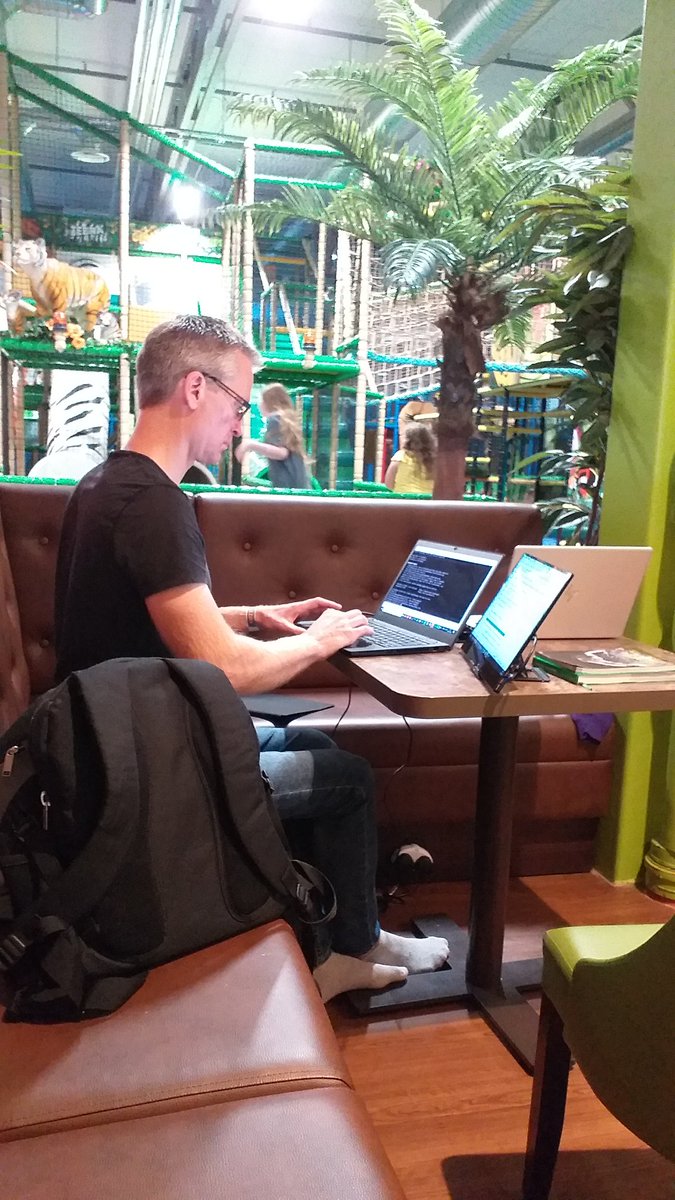 Code on the road.

#digitalNomad #dev