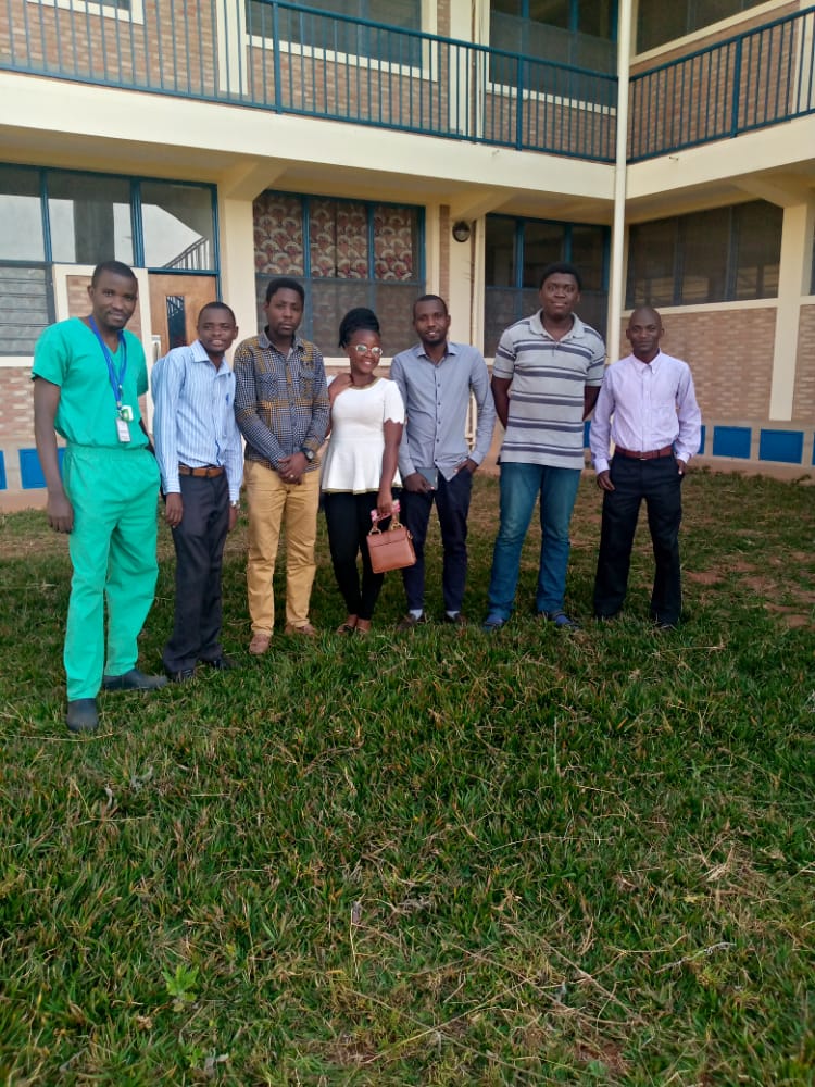 NiyukuriAlly's tweet photo. Here they are from left to right #Pamphile #Samuel1, #Samuel2, #Gloria , #Jospeh, @RwibukaG , and #Berchmas.
Just today after their meeting with  @RwibukaG , president of ATSARPS @atsarps . https://t.co/0KsPtoVQIO
