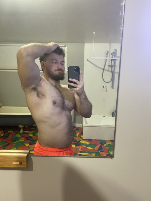 You guys enjoying how big I&rsquo;m getting as much as I am? 😉😈 my 107kg bodyweight is feeling a bit light