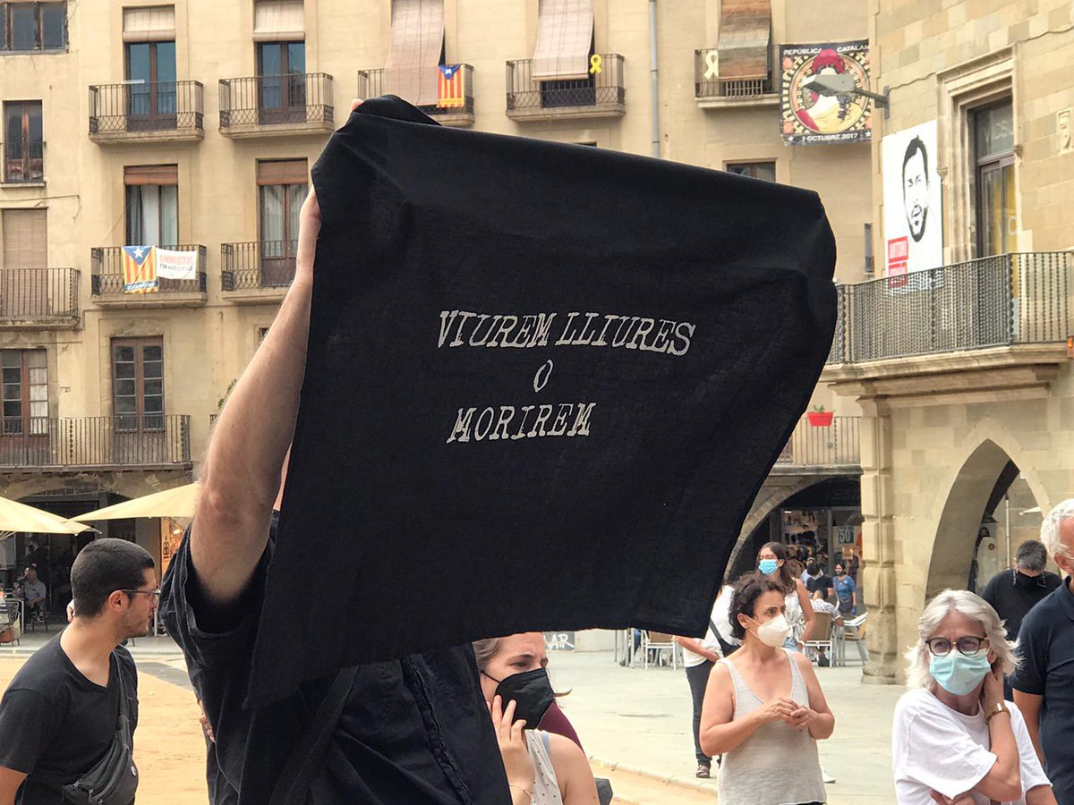 ANC_Vic's tweet photo. Ni 8 anys, ni 1!
“No puc anar-me’n a casa i acceptar aquest any de condemna!”
@PoLSeReNa_RiUs absolució ✊🏼
Organitzem-nos perquè no hi hagi cap persona que estigui sola!
#AmbElCapBenAlt
#independència #LluitemiGuanyem https://t.co/VCcOX5Ac5z