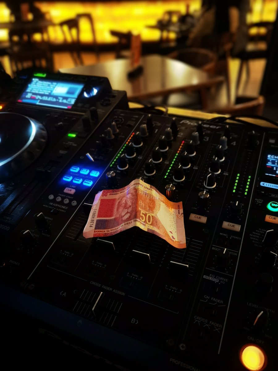 Mixologist_DJ's tweet photo. I got tipped 😭
#TipTheDJ ngoba asina mali🤭 https://t.co/FfyrAEz4GM