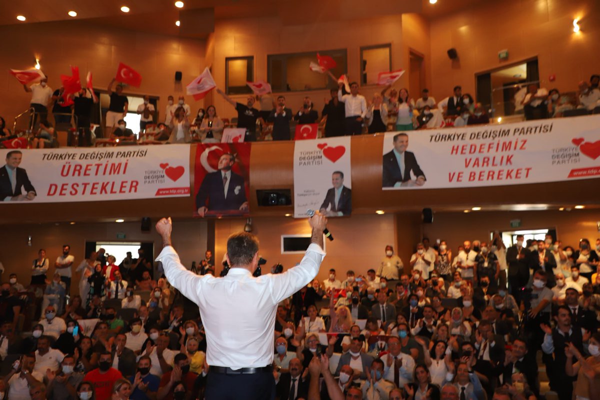 M_Sarigul's tweet photo. İzmir’de Türkiye’nin sorunlarını anlattık. 

Artık göç, bu ülkeden göçmeli, AB kapısından geçme vakti gelmeli ve bu ülke adına başkalarının karar verme dönemi bitmeli.

Sözün bittiği yerde söz olmaya, İktidarın da anahtarını almaya geldik. https://t.co/vudSauD50e
