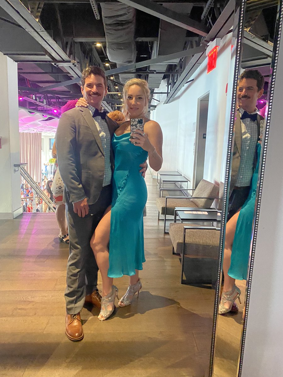 Adrienne Airhart Helberg tweet media
