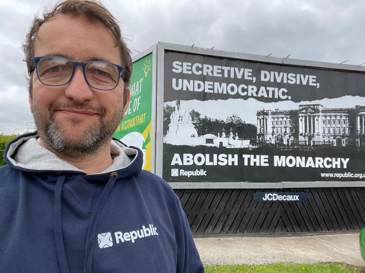 GrahamSmith_'s tweet image. Been busy putting up billboards